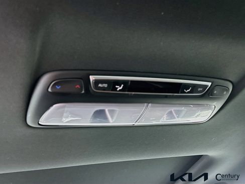 Certified 2025 Kia Telluride SX w/ SX Captain's Chair Package FWD image 26
