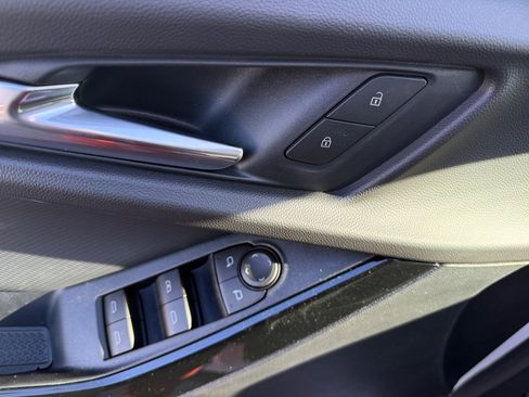 New 2026 Chevrolet Equinox LT image 17