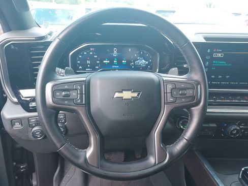 Used 2024 Chevrolet Silverado 1500 High Country w/ High Country Premium Package AWD/4WD image 17