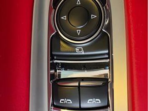 Used 2024 Chevrolet Corvette Stingray Premium Conv w/ 3LT RWD image 11