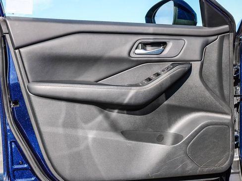 Used 2025 Nissan Rogue SV image 21