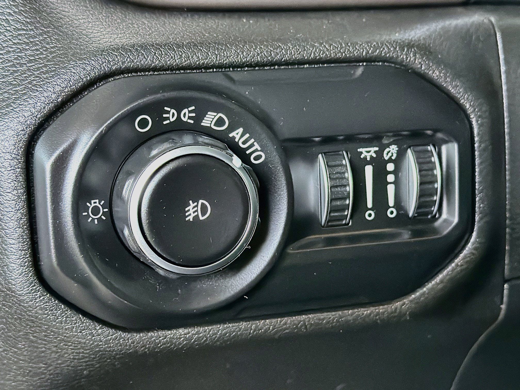 Used 2020 Jeep Wrangler Sport AWD/4WD image 16