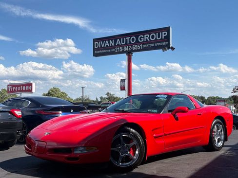Used 2003 Chevrolet Corvette Coupe w/ Preferred Equipment Group RWD image 1