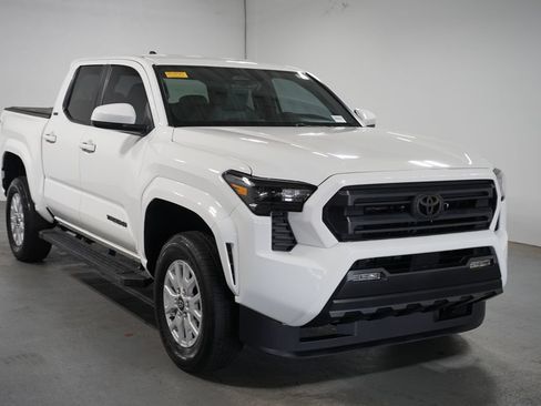 Certified 2025 Toyota Tacoma SR5 RWD image 3