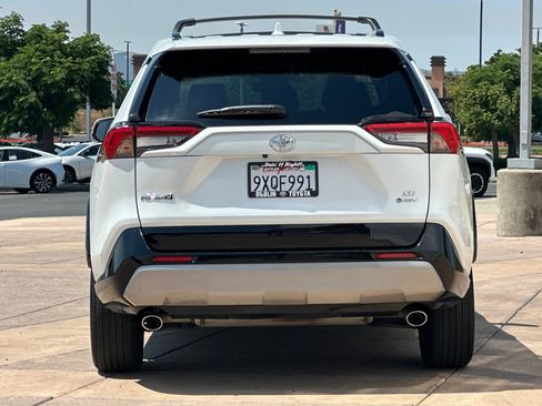 Used 2025 Toyota RAV4 SE AWD/4WD image 5