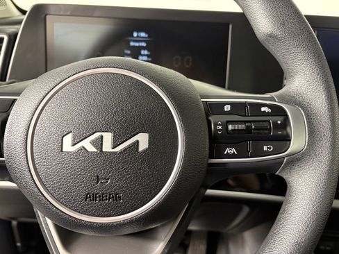Used 2025 Kia Sportage LX image 22