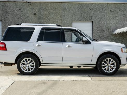 Used 2017 Ford Expedition Limited w/ Equipment Group 301A RWD image 8