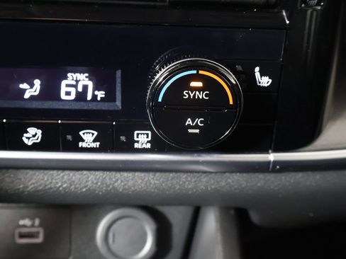 Used 2022 Nissan Rogue SV w/ SV Premium Package AWD/4WD image 47