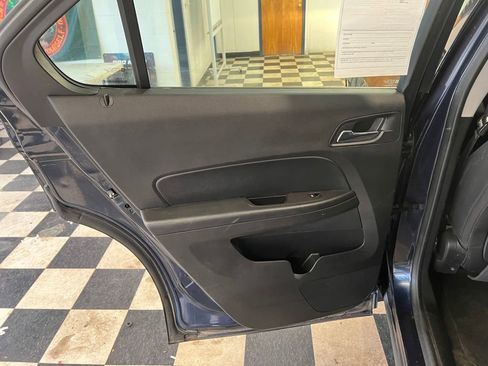 Used 2017 Chevrolet Equinox LS image 36