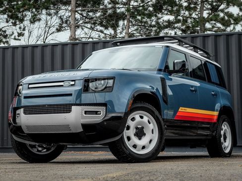 New 2025 Land Rover Defender 110 S image 1