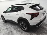 Used 2025 Chevrolet Trax LT w/ Driver Confidence Package image 4