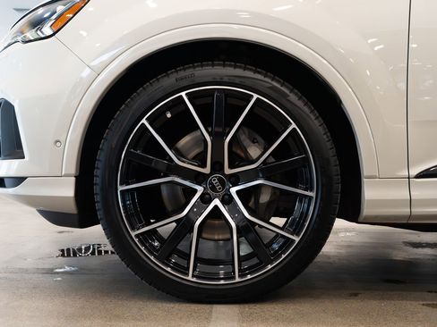 Used 2023 Audi Q7 3.0T Prestige w/ Prestige Package image 7