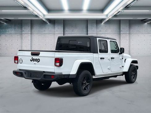 Used 2022 Jeep Gladiator Sport image 5