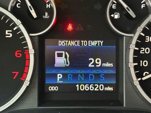 Used 2014 Toyota Tundra SR5 w/ SR5 Upgrade Package image 26