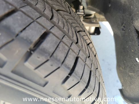 Used 2024 Jeep Grand Cherokee L Limited w/ Luxury Tech Group II image 35