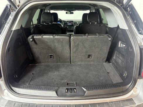 Certified 2022 Ford Explorer Limited w/ Equipment Group 301A AWD/4WD image 11