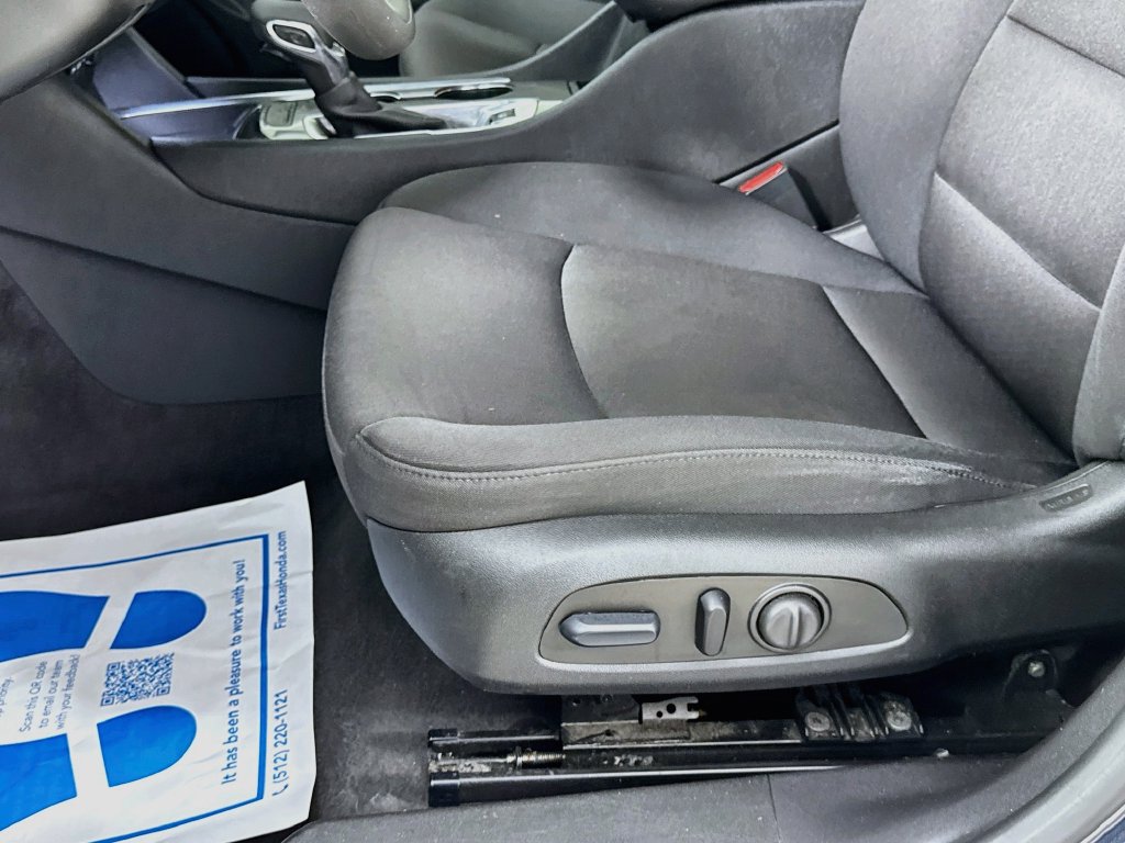 Used 2023 Chevrolet Malibu LT FWD image 22