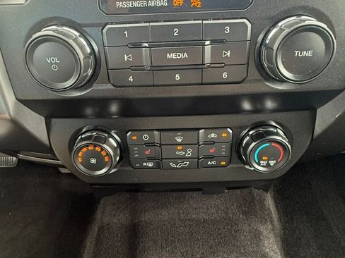 Used 2019 Ford F150 XLT w/ Equipment Group 302A Luxury AWD/4WD image 38
