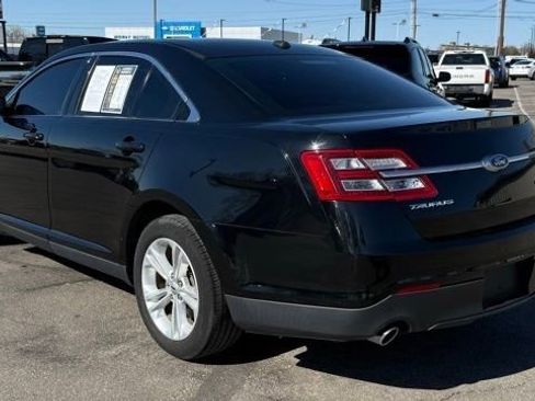 Used 2018 Ford Taurus SE FWD image 3