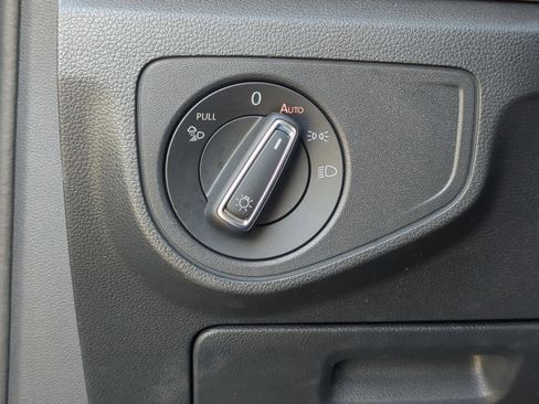 Used 2022 Volkswagen Atlas SE image 16