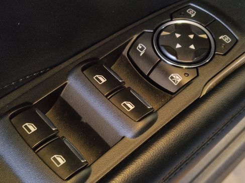 Used 2018 Lincoln MKC Reserve FWD image 27