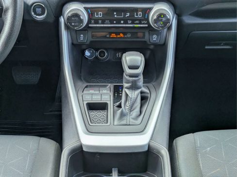 Used 2024 Toyota RAV4 XLE FWD image 15