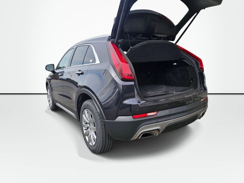 Used 2023 Cadillac XT4 Premium Luxury AWD/4WD image 13