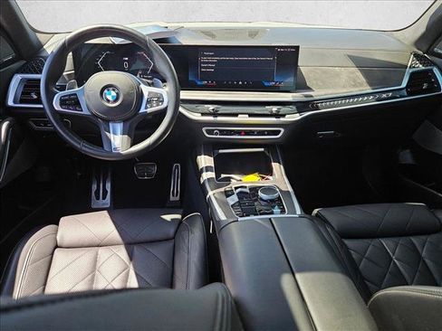 Used 2024 BMW X7 xDrive40i w/ M Sport Package AWD/4WD image 16
