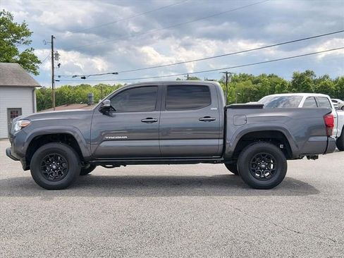Used 2022 Toyota Tacoma SR5 w/ Technology Package RWD image 6