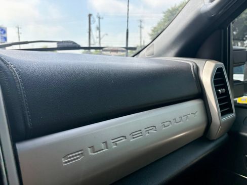 Used 2022 Ford F250 Lariat w/ Lariat Value Package AWD/4WD image 17