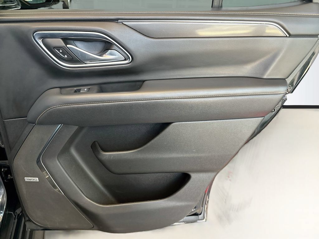 Used 2024 GMC Yukon AT4 w/ Technology Package AWD/4WD image 28