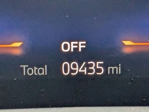 Used 2025 BMW X5 sDrive40i w/ M Sport Package image 6