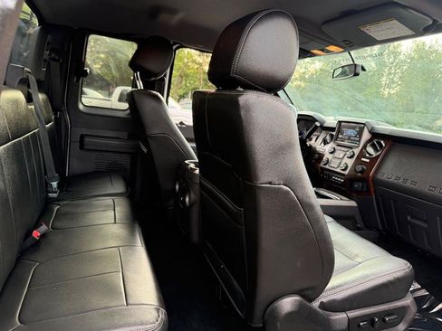 Used 2016 Ford F250 Lariat w/ Lariat Interior Package AWD/4WD image 18