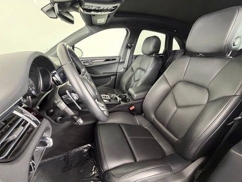 Certified 2024 Porsche Macan AWD/4WD image 5
