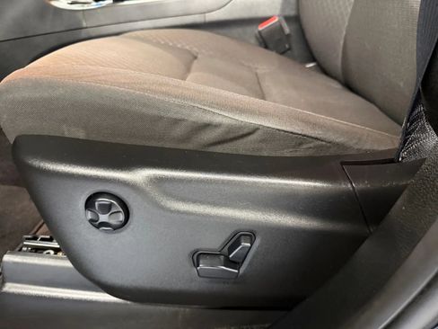 Used 2018 Jeep Grand Cherokee Laredo AWD/4WD image 27