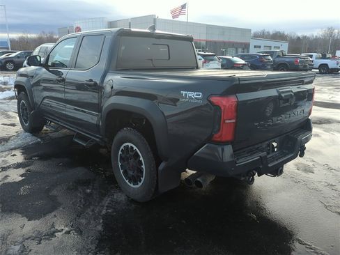 Used 2024 Toyota Tacoma TRD Off-Road w/ TRD Off Road Premium Package image 6