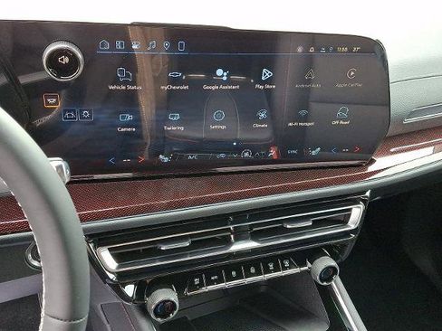 New 2026 Chevrolet Traverse Z71 w/ Driver Confidence Package image 9