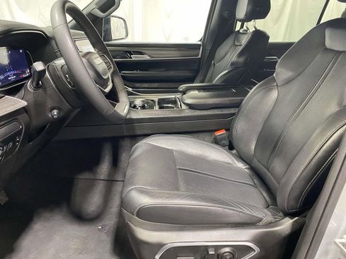 Used 2024 Jeep Wagoneer Series II AWD/4WD image 16