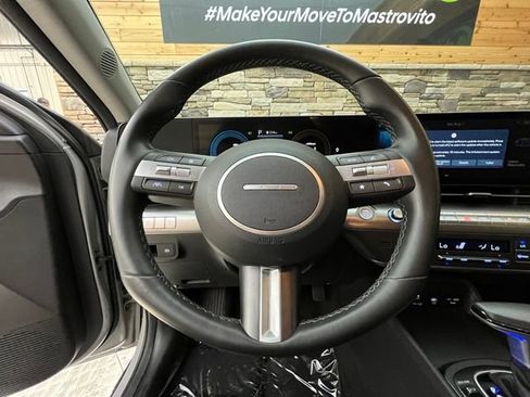 Used 2024 Hyundai Kona SEL AWD/4WD image 19