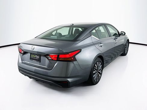 Used 2025 Nissan Altima 2.5 SV FWD image 9