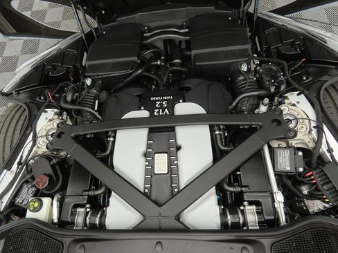 Used 2023 Aston Martin DBS Coupe image 26