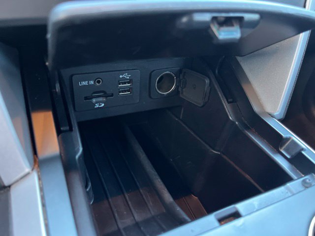 Used 2015 Ford Explorer XLT w/ Equipment Group 202A FWD image 26