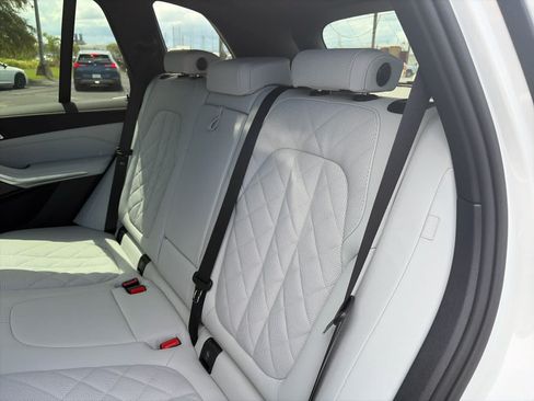 Used 2026 BMW X5 sDrive40i RWD image 9