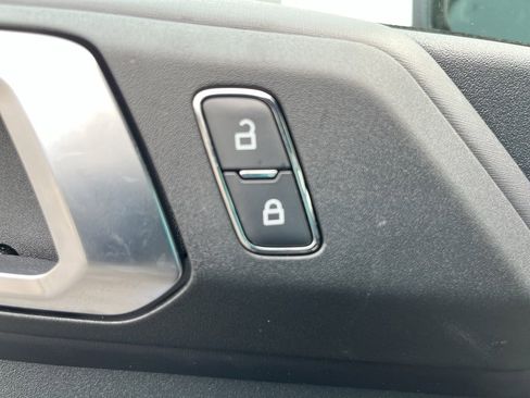 Used 2024 Ford Bronco Badlands image 11