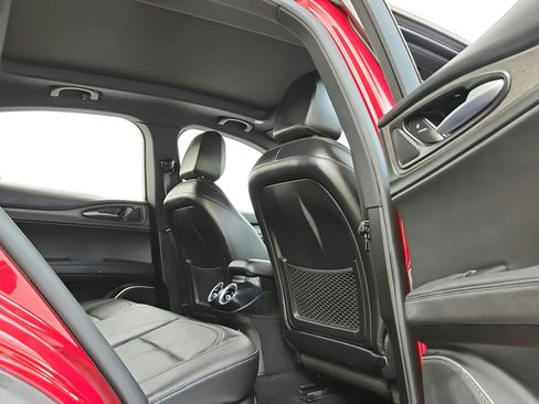 Used 2022 Alfa Romeo Stelvio Ti AWD/4WD image 25