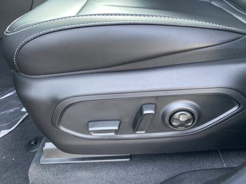 New 2025 Jeep Grand Cherokee Limited w/ Black Appearance Package image 16