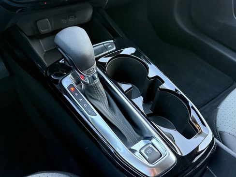 Used 2025 Chevrolet Trax LT image 41