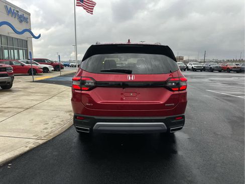 New 2025 Honda Pilot Touring image 7