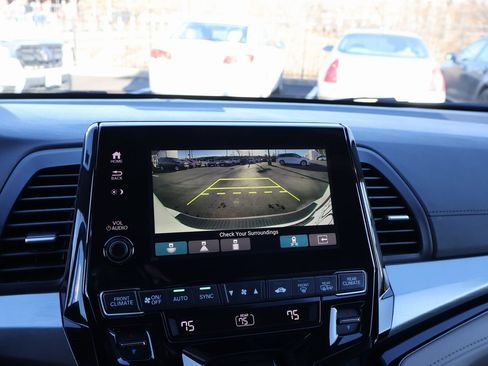 Certified 2024 Honda Odyssey Touring image 24