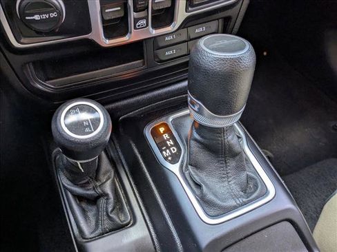 Used 2023 Jeep Gladiator Willys image 13